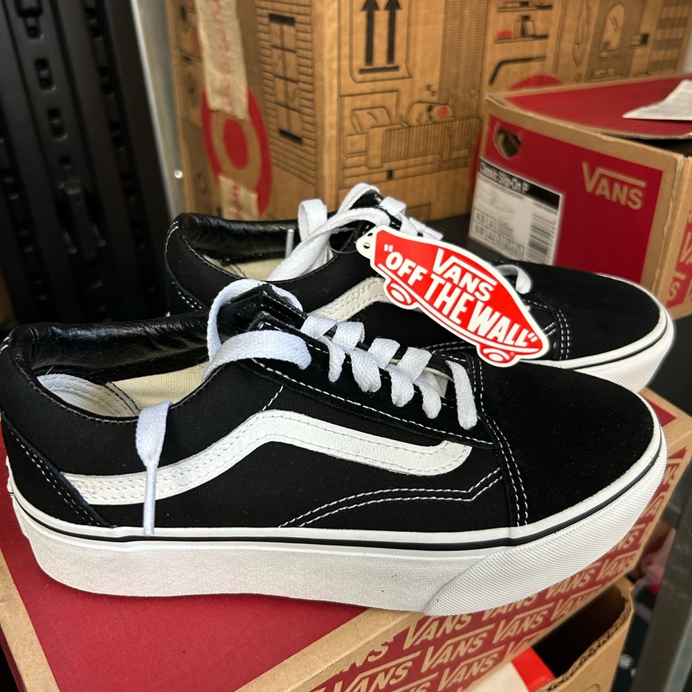 NWT Vans Classic Old Skool platform, Black/White Sneakers